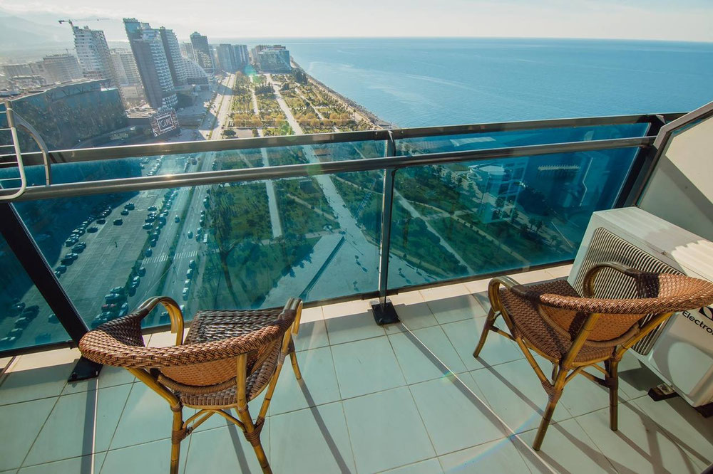 巴统公寓 — 来自开发商和业主的房地产搜索引擎 GEOLN.COM. 照片 1