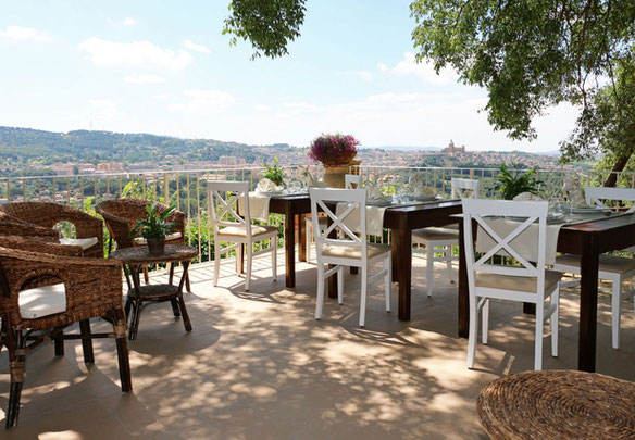 Отель (гостиница) в горах, в пригороде, в лесу в Италии, Сицилия, Энна