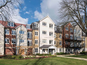 房地产在 Laurel Lodge — look at the real estate search engine GEOLN.COM. 照片 2