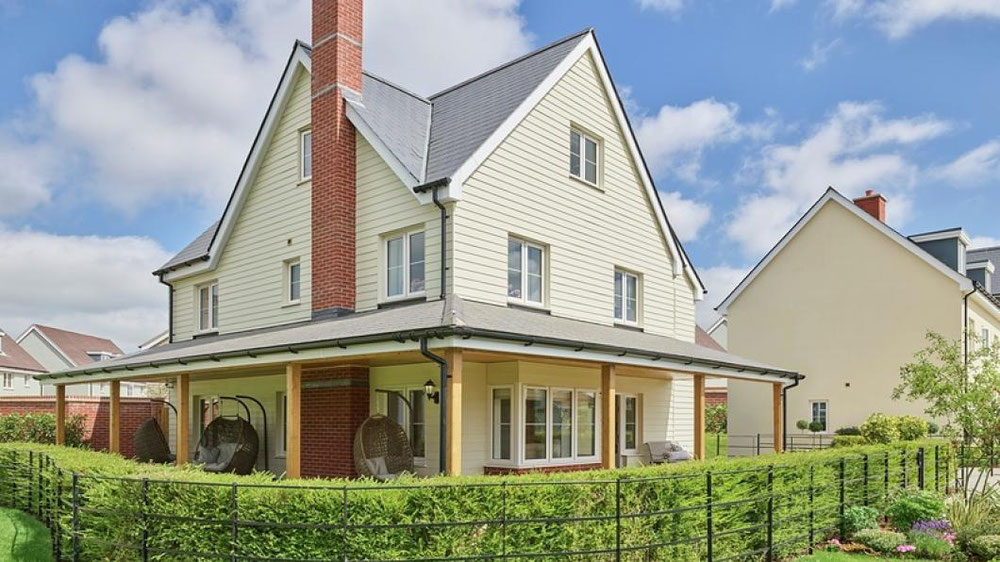 Real estate in Beaulieu Heath — look at the real estate search engine GEOLN.COM. Photo 1