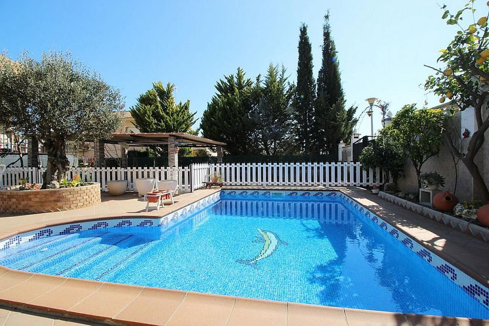 სახლი ზღვის პირას ესპანეთში, კატალონიაში, ლა კანონგიაში — უძრავი ქონების ყიდვა და მფლო ბელებისგან GEOLN.COM. ფოტო 1