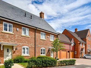 Real estate in Woodhurst Park — look at the real estate search engine GEOLN.COM. Photo 6