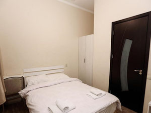 6 ოთახიანი სასტუმრო მთაწმინდაზე. უძრავი ქონება თბილისში შუამავლების გარეშე — უძრავი ქონების ყიდვა და მფლო ბელებისგან GEOLN.COM. ფოტო 6