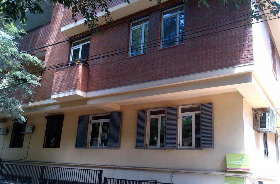 4 Zimmerwohnung auf Mtatsminda. Wohnung ohne Vermittler in Tiflis — Immobilien-Suchservice von Bauträgern und Eigentümern GEOLN.COM. Foto 1