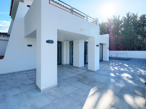 Villa 4 bedrooms 230 m² in Nueva Andalucia, Spain — Find off-plan property or real estate resale directly from developers and owners GEOLN.COM. Photo 21