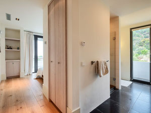 ვილა 4 საძინებელი 591 მ² მონტემაიორში, ესპანეთი — უძრავი ქონების ყიდვა და მფლო ბელებისგან GEOLN.COM. ფოტო 24