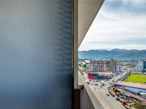 阳光明媚的一室公寓位于一栋带暖气和游泳池的大楼内 — 来自开发商和业主的房地产搜索引擎 GEOLN.COM. 照片 7