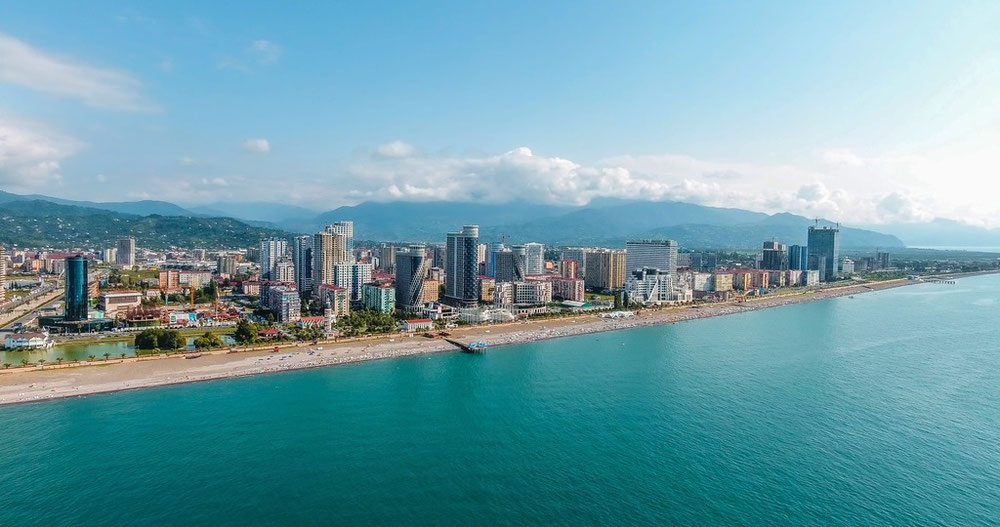 BATUMI GÜRCİSTAN'DA KENDİ PLAJ KENARI HAZIR 4 YILDIZLI OTEL İŞİNİZİ SAHİBİ OLUN — Sahiplerden yada inşaatcilardan mülkiyet arama GEOLN.COM. Fotoğraf 1