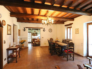 ძვირადღირებული უძრავი ქონება მთაში, გარეუბნებში, ტყეში იტალიაში, ტერნი — უძრავი ქონების ყიდვა და მფლო ბელებისგან GEOLN.COM. ფოტო 9