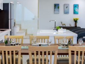 პრემიუმ 4 საძინებელი აუზის ვილა ოკეანისა და მთების ხედებით — უძრავი ქონების ყიდვა და მფლო ბელებისგან GEOLN.COM. ფოტო 9