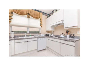 Dom w USA, Floryda, Aventura — Wyszukiwarka nieruchomości od deweloperów i właścicieli GEOLN.COM. Zdjęcie 10