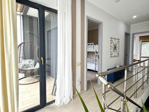 Venta de casa adosada en Batumi Polo villas — Encuentre propiedades fuera del plan o reventa de bienes inmuebles directamente de desarrolladores y propietarios GEOLN.COM. Foto 10