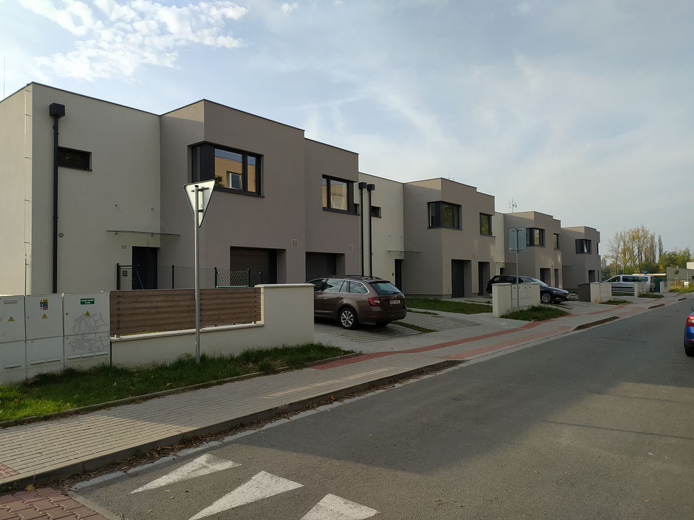 Нерухомість в UL SKOLNI — дивіться на пошуковику нерухомості GEOLN.COM. Фото 1