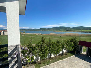 巴扎莱蒂湖岸边的房子 — 来自开发商和业主的房地产搜索引擎 GEOLN.COM. 照片 2