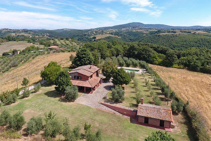 ძვირადღირებული უძრავი ქონება მთაში, გარეუბნებში, ტყეში იტალიაში, ტერნი — უძრავი ქონების ყიდვა და მფლო ბელებისგან GEOLN.COM. ფოტო 1