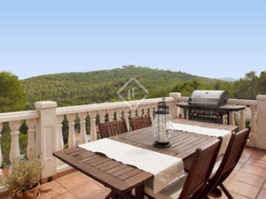 山中的别墅，在西班牙，加泰罗尼亚，锡切斯的海边 — 来自开发商和业主的房地产搜索引擎 GEOLN.COM. 照片 13