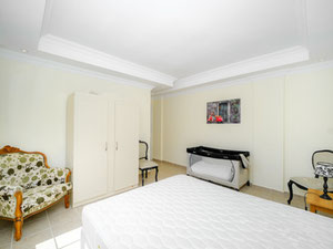 为了方便放松，别墅设有两个大露台和阳台 — 来自开发商和业主的房地产搜索引擎 GEOLN.COM. 照片 5