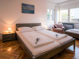 Casa en Croacia, Primorsko-Goranska, Novi Vinodolski — Encuentre propiedades fuera del plan o reventa de bienes inmuebles directamente de desarrolladores y propietarios GEOLN.COM. Foto 4