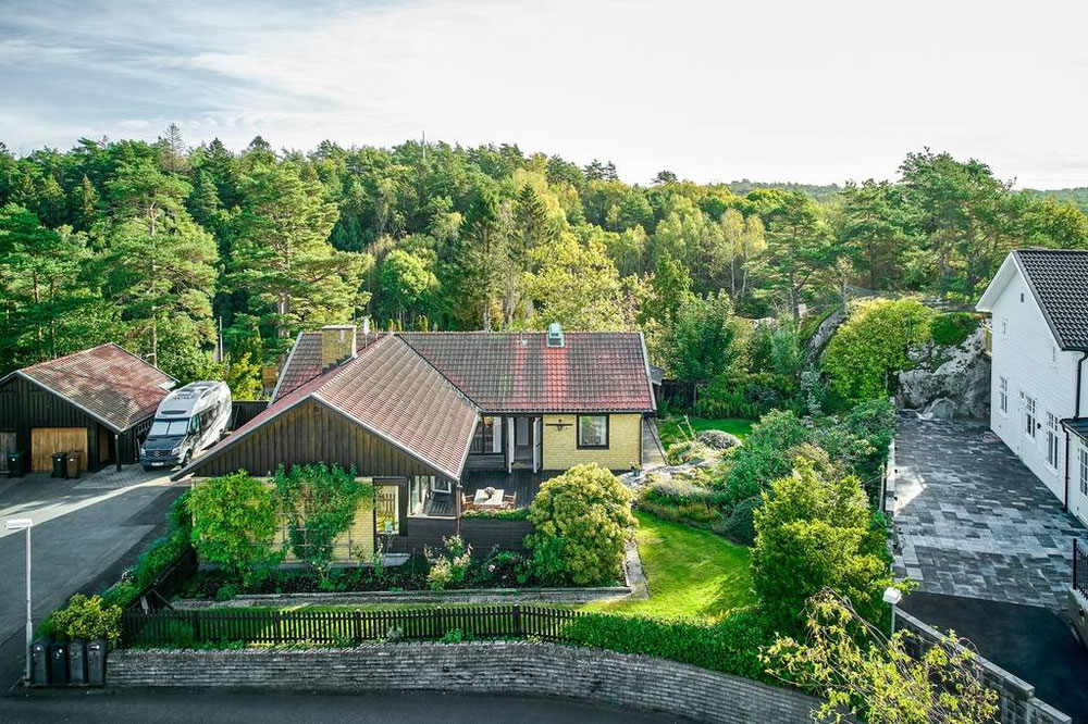 Propiedad en venta en Hovas Granerasvag 10 — mira el buscador inmobiliario GEOLN.COM. Foto 1