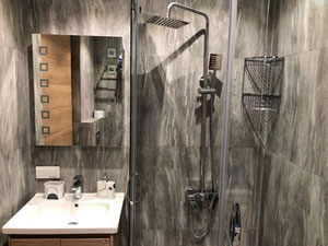 იყიდება ბინა კვარიატში — უძრავი ქონების ყიდვა და მფლო ბელებისგან GEOLN.COM. ფოტო 3