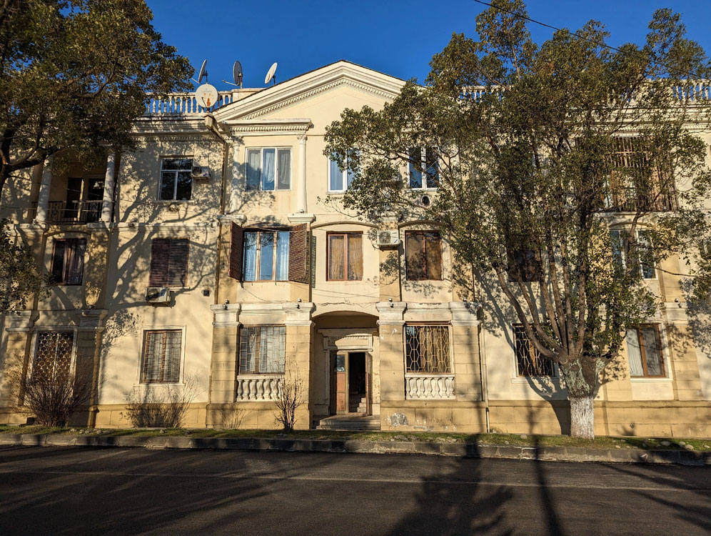 Квартира в Поти — Пошуковик нерухомості від забудовників і власників GEOLN.COM. Фото 1