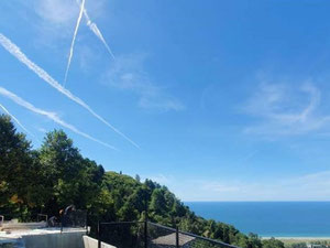 壮丽的海景。黑色框架的房子，带车库。 — 来自开发商和业主的房地产搜索引擎 GEOLN.COM. 照片 5