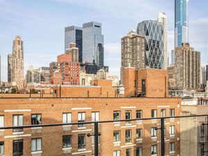 Real estate in 424 West 52nd Street — look at the real estate search engine GEOLN.COM. Photo 2