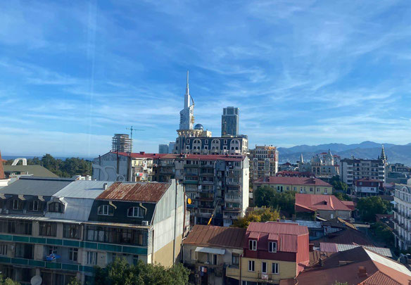 Продается 3-х комнатная квартира в новом доме, в старом Батуми