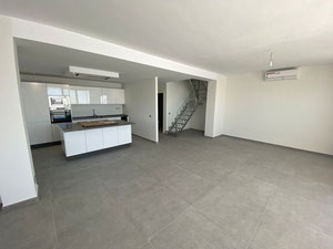 顶层公寓 3 间卧室 151 平方米，位于西班牙埃斯特波纳 — 来自开发商和业主的房地产搜索引擎 GEOLN.COM. 照片 2