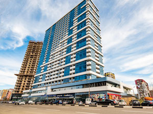 阳光明媚的一室公寓位于一栋带暖气和游泳池的大楼内 — 来自开发商和业主的房地产搜索引擎 GEOLN.COM. 照片 2