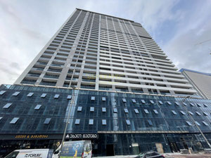 Schwarzer Rahmen in Batumi — Immobilien-Suchservice von Bauträgern und Eigentümern GEOLN.COM. Foto 2