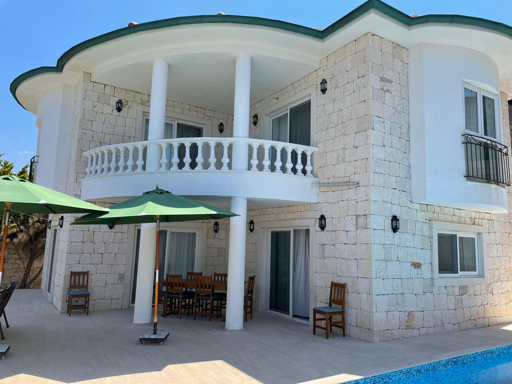 Turkey. Kas. Villa 220m2 with a pool by the sea. — Find off-plan property or real estate resale directly from developers and owners GEOLN.COM. Photo 1