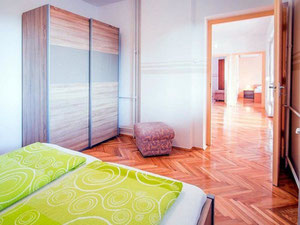 Casa en Croacia, Primorsko-Goranska, Novi Vinodolski — Encuentre propiedades fuera del plan o reventa de bienes inmuebles directamente de desarrolladores y propietarios GEOLN.COM. Foto 9