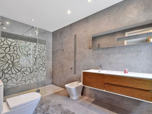 Villa en la montaña, en el campo, en las afueras, junto al mar en España, Andalucía, Marbella — Encuentre propiedades fuera del plan o reventa de bienes inmuebles directamente de desarrolladores y propietarios GEOLN.COM. Foto 5