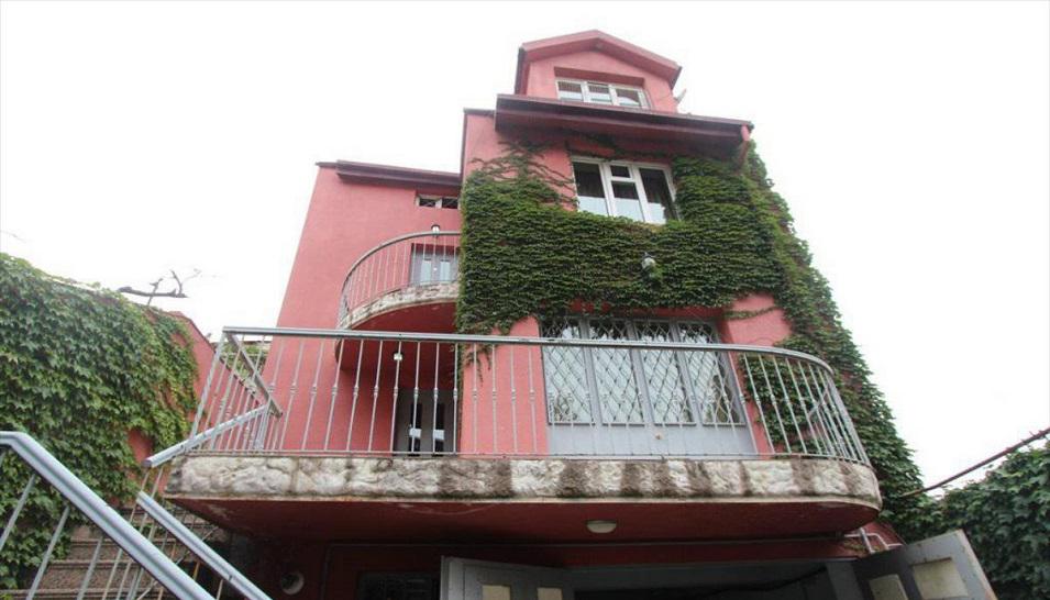 Saburtalo的私人住宅。在没有中介的情况下在萨布鲁塔洛的第比利斯买房 — 来自开发商和业主的房地产搜索引擎 GEOLN.COM. 照片 1