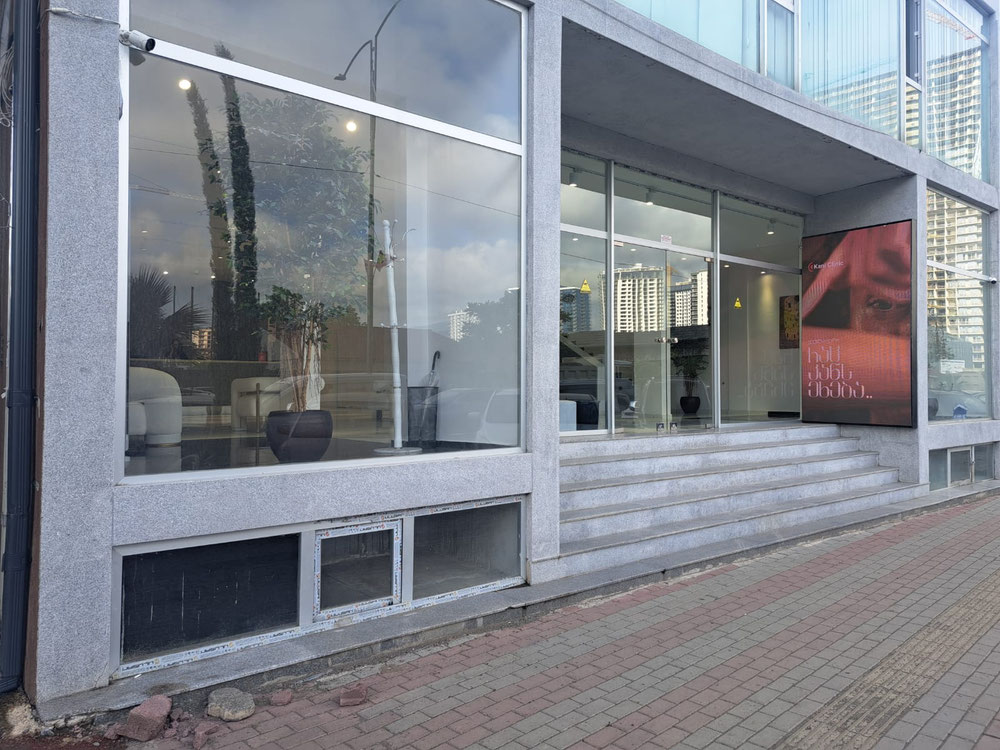 出售巴图米的商业物业 — 来自开发商和业主的房地产搜索引擎 GEOLN.COM. 照片 1