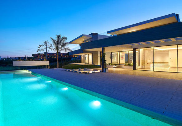 Villa 5 bedrooms 1340 m² in Flamingo, Spain