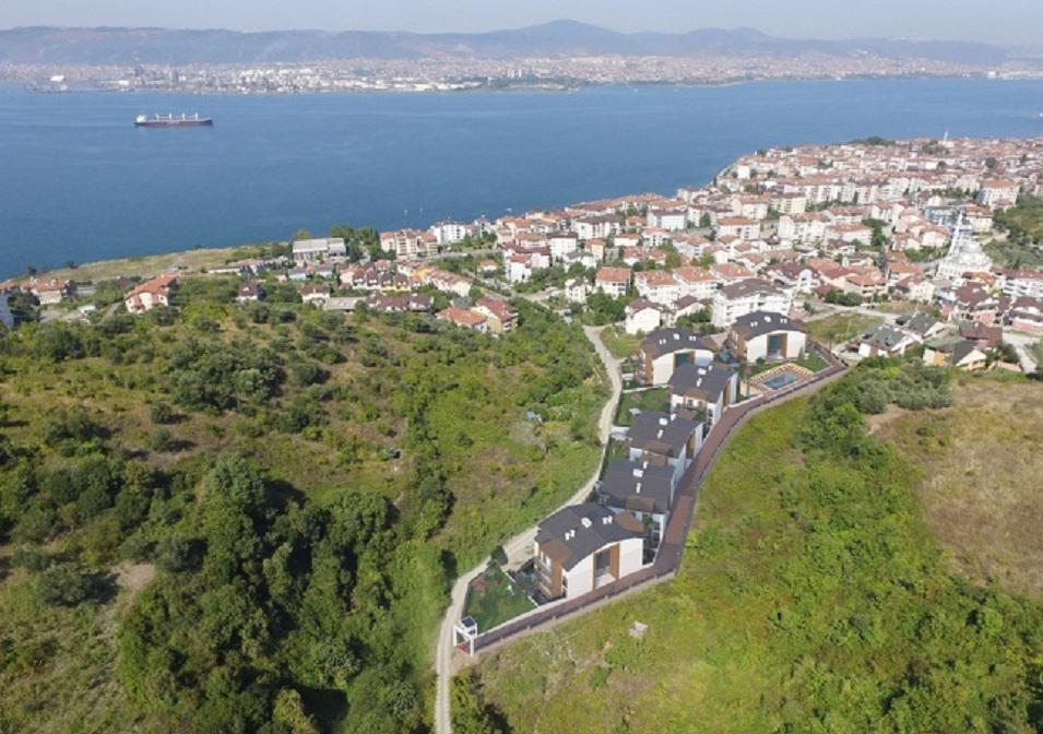 Real estate in Degirmendere Tarabya Evleri — look at the real estate search engine GEOLN.COM. Photo 1