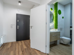 ახალი გარემონტებული ბინა ტბასთან სმარტ სახლში — უძრავი ქონების ყიდვა და მფლო ბელებისგან GEOLN.COM. ფოტო 13