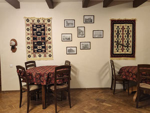 Negocio activo en el corazón de Tbilisi: casa de huéspedes y restaurante — Encuentre propiedades fuera del plan o reventa de bienes inmuebles directamente de desarrolladores y propietarios GEOLN.COM. Foto 4