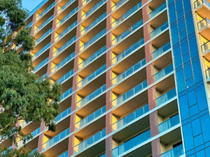 现代欧式两居室，配有全景窗户和豪华景观，位于舒适级别的住宅中！ — 来自开发商和业主的房地产搜索引擎 GEOLN.COM. 照片 16