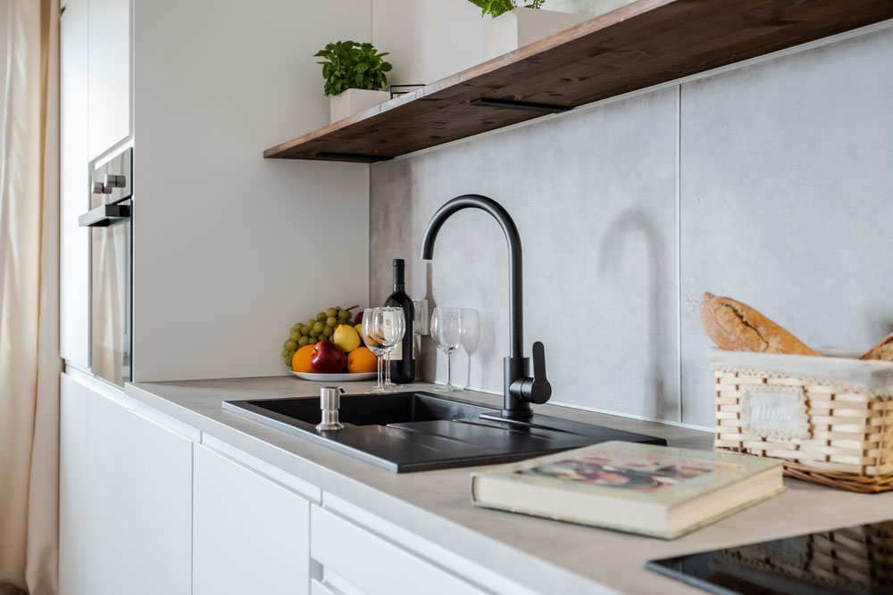 ახალი გარემონტებული ბინა ტბასთან სმარტ სახლში — უძრავი ქონების ყიდვა და მფლო ბელებისგან GEOLN.COM. ფოტო 1