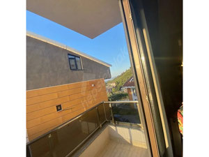 Dúplex 3+1 en venta de propietario — Encuentre propiedades fuera del plan o reventa de bienes inmuebles directamente de desarrolladores y propietarios GEOLN.COM. Foto 28