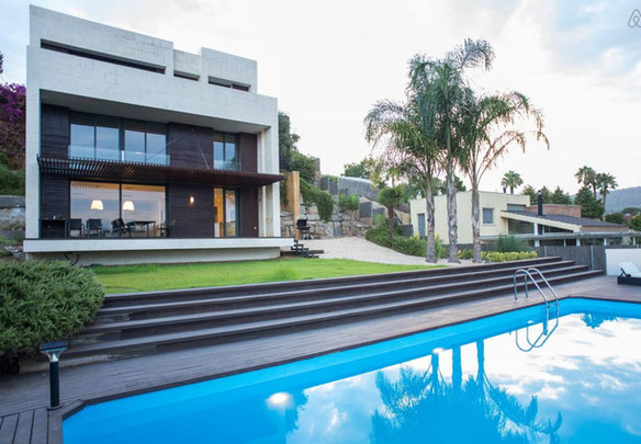 Villa in the suburbs, by the sea in Spain, Catalonia, Barcelona