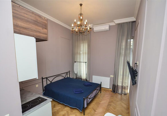 3 кімнатна готель на Мтацминда. Нерухомість в Тбілісі без посередників