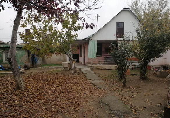 Приватний будинок в Навтлугі. Купити будинок в Тбілісі, Навтлугі