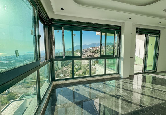 Turquía. Alanya. Kargıcak. Nueva villa con piscina