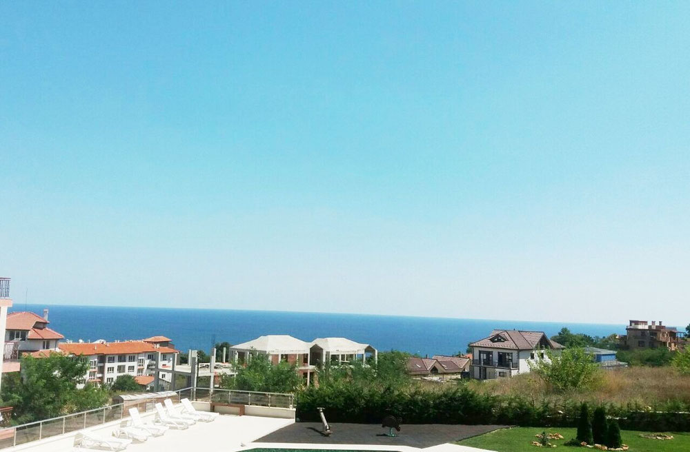 Apartment by the sea in Bulgaria, Byala — Find off-plan property or real estate resale directly from developers and owners GEOLN.COM. Photo 1