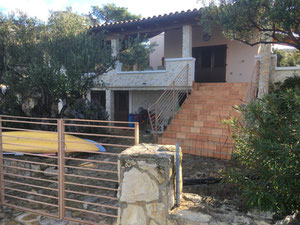 შესანიშნავი სახლი ზღვის პირველ ხაზში — უძრავი ქონების ყიდვა და მფლო ბელებისგან GEOLN.COM. ფოტო 2