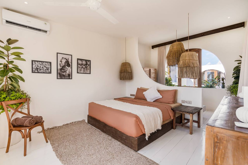 וילה יוקרתית עם בריכה — חיפוש נדל"ן מפרטי ומקבלן GEOLN.COM. תמונה 1